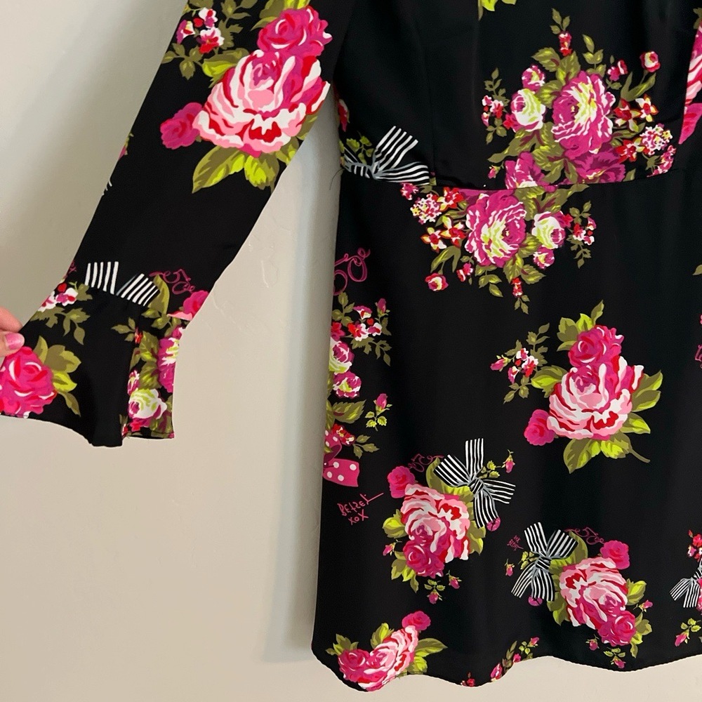 Betsey‎ Johnson Dress Size 6 Black Floral Bell Sleeves - Picture 5 of 10
